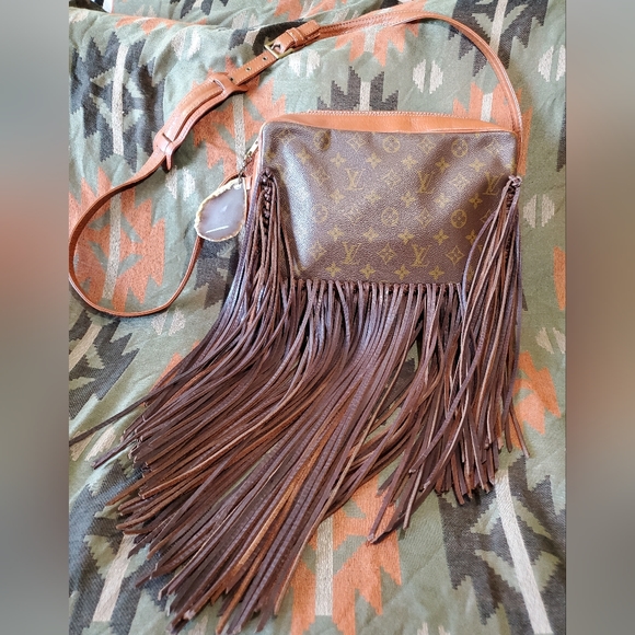 Louis Vuitton Vintage Boho Crossbody Bag - Picture 7 of 10